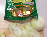 材料は、たった2つ。オニオンスープ作り方1写真
