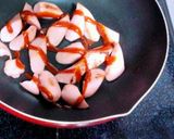 魚肉ソーセージケチャップ炒め作り方3写真