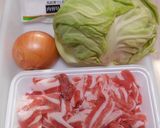 豚肉小間肉と玉葱とキャベツの３点味噌炒め作り方1写真