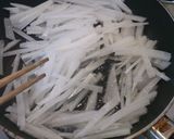 材料大根だけきんぴら大根(大根の炒め煮)作り方3写真