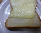 チーズとフレッシュトマトのトースト作り方1写真