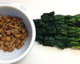 簡単♪ほうれん草となめこと菊の煮浸し作り方1写真