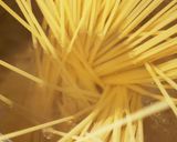 カニと舞茸のトマトクリームパスタ♪作り方1写真