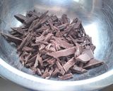 *ガーナで♪簡単チョコクランチ*作り方1写真
