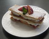 食パンで簡単おやつ❀　苺ミルフィーユ♡作り方6写真