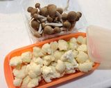 カリフラワーとしめじのオイスター炒め作り方1写真