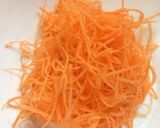 野菜ソムリエの人参と芹のカラフル恵方巻き作り方1写真
