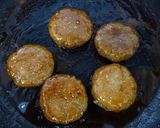 白ごま入りで✾モチモチ照りマヨ蓮根もち作り方5写真