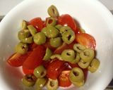 トマトとチーズのバジル風味サラダ作り方2写真
