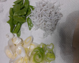 絹さやとしらすと長ねぎの玉子とじ作り方4写真