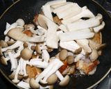 簡単♪鶏肉とキノコの塩レモンバター炒め☆作り方4写真