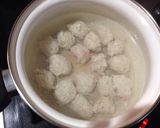 簡単♪鶏肉団子と春雨の中華スープ作り方2写真