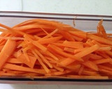 卵でまろやか☆人参しりしり焼きそば作り方1写真
