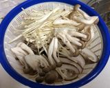 コロコロ豚肉とたっぷりキノコのソテー作り方1写真