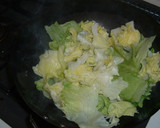 舞茸とレタスのオイスターソース炒め作り方1写真