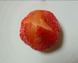 お花の蕾みたいな苺の飾り切りデコ♪作り方2写真