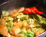 コクうま〜！胸肉とキャベツの酒粕味噌炒め作り方4写真