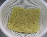 小松菜とベーコンのペペロンチーノ風焼そば作り方3写真