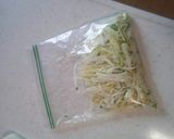 ２種類の大根の皮の塩麹漬け作り方1写真