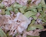 春の味☆イタドリと豚肉の炒めもの作り方3写真