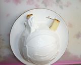 市販ロールケーキでラインキャラケーキ♪作り方3写真