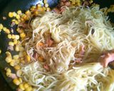 マヨビームかけコーン鮭やきそば☆☆☆作り方3写真