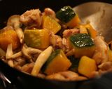 鶏とかぼちゃの甘辛炒め作り方3写真