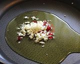 菜の花と鶏肉のペペロンチーノ！春パスタ♪作り方3写真