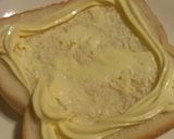 週末の朝ごはんに...マヨエッグトースト作り方1写真
