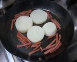 ＊簡単おつまみ＊　スパムと大根のソテー作り方3写真