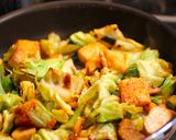 キャベツとお揚げの醤油麹炒め作り方5写真