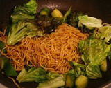 高原レタスと胡瓜のバター醤油焼きそば作り方5写真