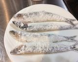パクパクいけるよ＊いわしの梅肉ソース和え作り方1写真