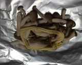 簡単☆しめじベーコンバターアルミ焼き☆作り方4写真