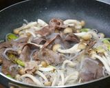 フライパンで簡単♪牛すき丼弁当。作り方3写真