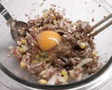 玉ねぎ＆コーンたっぷり　鰯の焼きつみれ作り方4写真