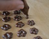 バレンタインに小さなお花チョコ作り方13写真
