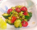 アボカドとトマトのニンニク醤油和え作り方1写真