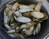 フライパンで塩麹牛肉ごぼう油揚げの炒め煮作り方2写真