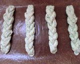 ほうれん草&チーズの三つ編みパン作り方7写真