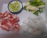 豚ばら肉と大根炒め入り・味噌煮込みうどん作り方2写真
