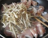 鶏肉とごぼうの味噌炒め作り方2写真
