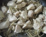 鶏肉とごぼうの味噌炒め作り方3写真