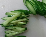 簡単 節約　もやしとキュウリのゴマ油炒め作り方2写真
