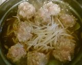 キムチ鍋♪鶏肉団子作り方2写真
