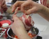 夜食でジャストミート!肉巻きおにぎり作り方3写真