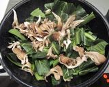 小松菜と舞茸のパスタ　生ハムのせ作り方3写真