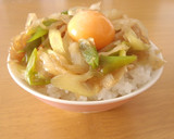 ねぎとしらたきのすき焼き風どんぶり作り方4写真