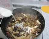 コク旨、ビーフストロガノフ。作り方4写真