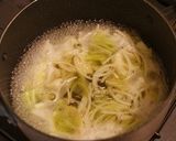 キャベツと鮭の胡麻みそ雑炊作り方1写真